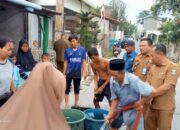 Dampak Kekeringan Warga Desa Kampung Kelor Terima Bantuan Air Bersih