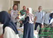 Warga Desa Sukasari terima bantuan  Beras Pemerintah