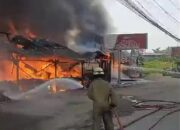 Rumah dan toko di Tigaraksa terbakar