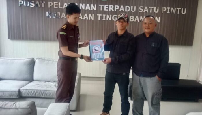 Surat Klarifikasi Tak Digubris, LSM Komppi Resmi Laporkan Dana Desa Cangkudu Ke Kejati Banten