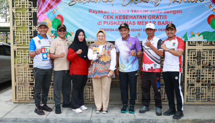 Lepas Gerak Jalan, Wabup Intan Minta Aparat dan Warga Kecamatan Mekar Baru Bersinergi