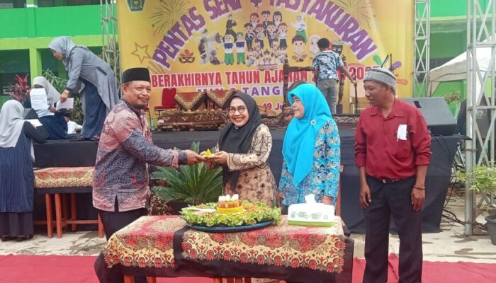 Madrasah Ibtidaiyah Negeri 2 Tigaraksa Gelar Acara Pentas Seni dan Tasyakuran