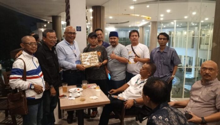 Kopi Leuit Baduy Hadiah Kemenangan Cak Munir dari PWI Banten