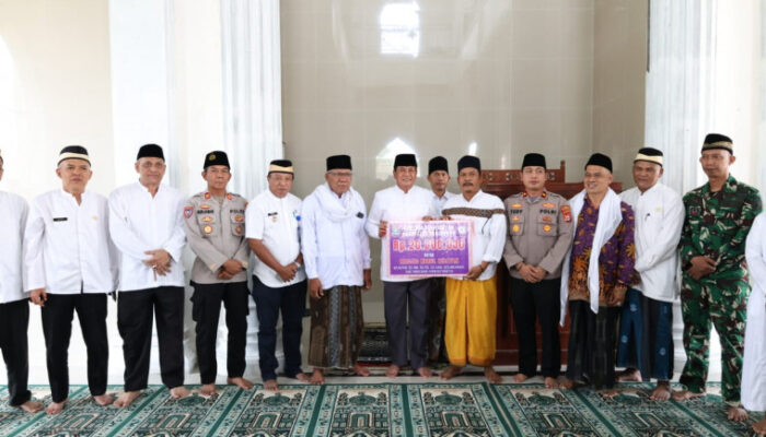 Bupati Pastikan Kenyamanan Masjid dan Musola Melalui Jumat Keliling