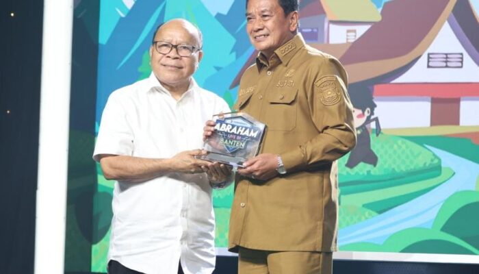 Bupati Tangerang Terima Penghargaan Kabupaten Inspiratif Swasembada Pangan Mitra Adhyaksa 2025