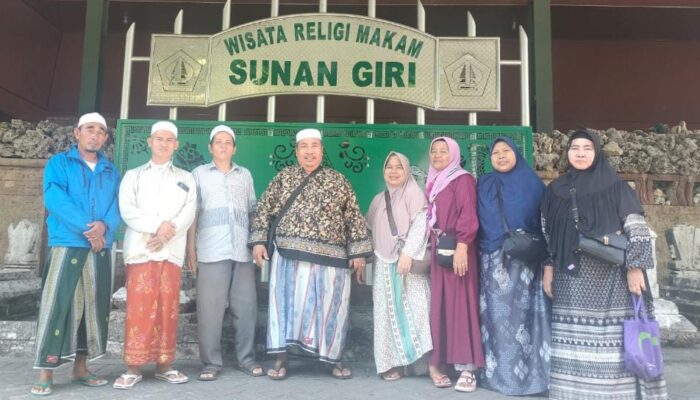 H.Marlan  Sukamanah Rajeg ” Dalam Wisata Religi , Menyelusuri Sejarah Jejak Tapak Tilas Para  Wali Allah
