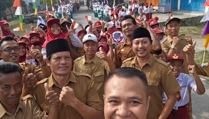 Talang Pintu Penyambut TP-PKK Pemkab Tangerang Di Desa Pekayon Dalam Giat Binwil