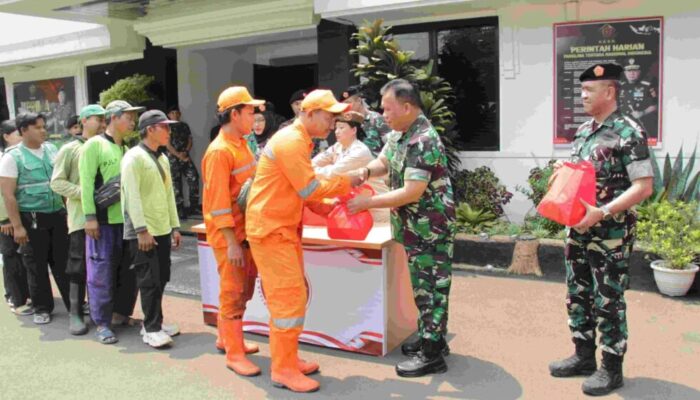 Pusinformar TNI Selenggarakan Bakti Sosial Dalam Rangka Memperingati HUT TNI Ke-80
