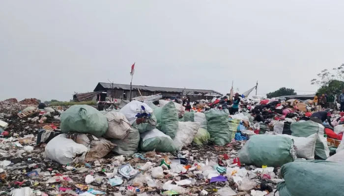TPS Ilegal di Desa Gintung Jadi Sorotan, UPTD 8 Klaim Hanya Bisa Lakukan Edukasi