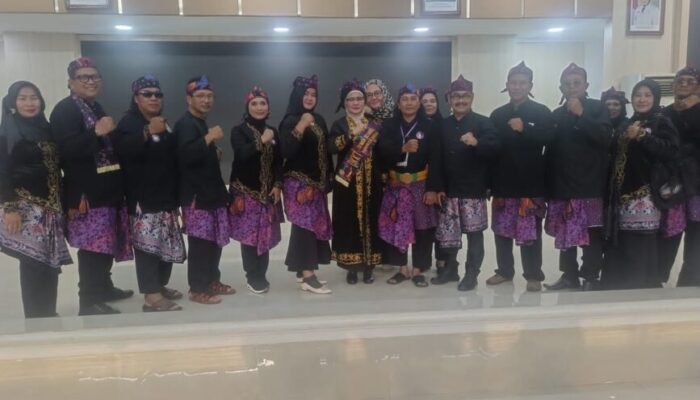 Bupati Tangerang Resmi Melantik Hj.Aida Hubaedah ( ARP ) Bersama Pengurus Dewan Kesenian Dan Kebudayaan Kabupaten Tangerang (DKKT) Periode 2025-2030