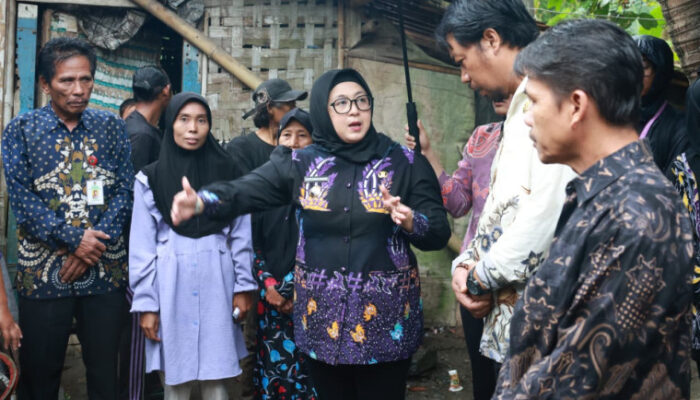 Wabup Intan Tinjau RTLH di Desa Patrasana Kresek