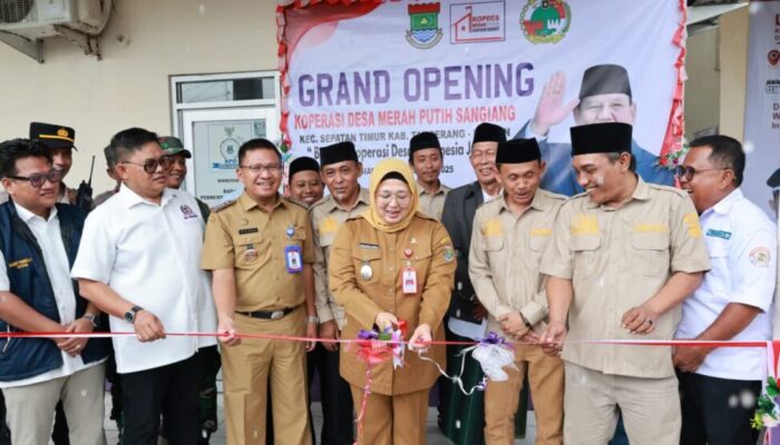 Wabup Intan Hadiri Launching Koperasi Merah Putih di Desa Sangiang