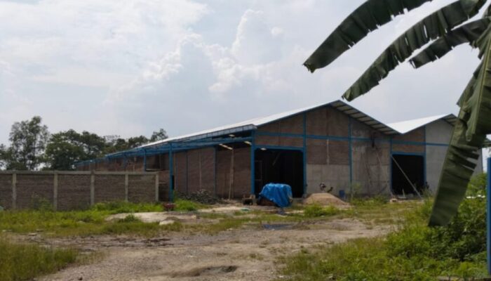 Sudah 60 Persen Finishing, Diduga Bangunan Gudang Helm di Munjul Belum Kantongi Izin