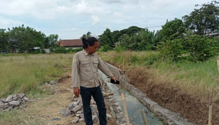 Proyek Turap di Pisangan Kawasan Pertanian Puskagro Disoal Aktivis Sepatan