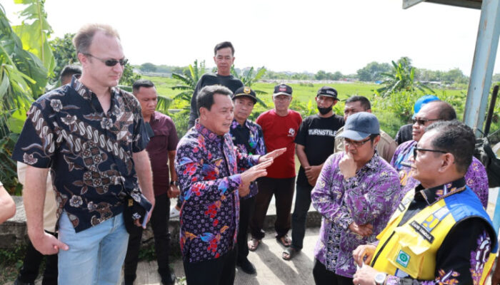 Bupati Tangerang Dialog Penanganan Banjir dengan Warga Perum Vila Tomang Baru
