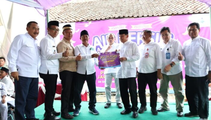 Bupati Tangerang Berikan Bantuan Pemasangan Air PDAM Gratis untuk 250 Warga Desa Tanjakan Mekar