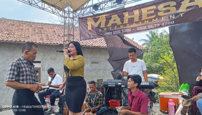 Para Tamu Undangan Pesta Bapak Dani Dan Ibu Ami Di Meriahkan Mahesa Entertainment