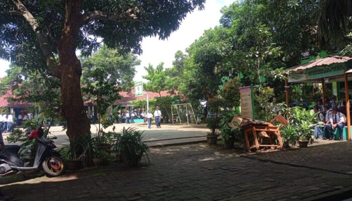 SMPN 1 Kemiri Laksana Taman Yang Indah Dan Teduh , Para Siswa/i Didik Nyaman Menikmatinya