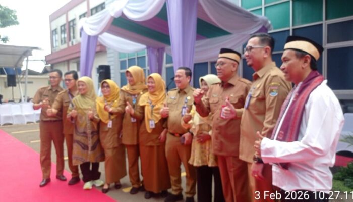 RSUD Pakuhaji Peringati HUT dengan Aksi Sosial, Bagikan Bingkisan untuk Anak Yatim Piatu