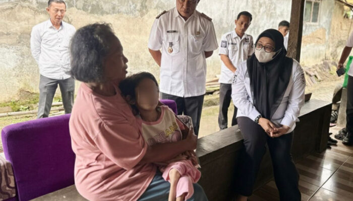 Kunjungi Anak Penderita Cerebral Palsy dan Obs, Wabup Intan: Pastikan Pelayanan Medis Gratis dan Jemput Bola