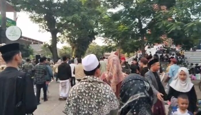 Suasana Haul Abuya Uci Padati Ponpes Al-Istiqlaliyah Cilongok Pasar Kemis