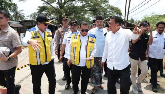 Bupati Tangerang Tinjau Pembangunan Jalan Pakuhaji dan Sukadiri
