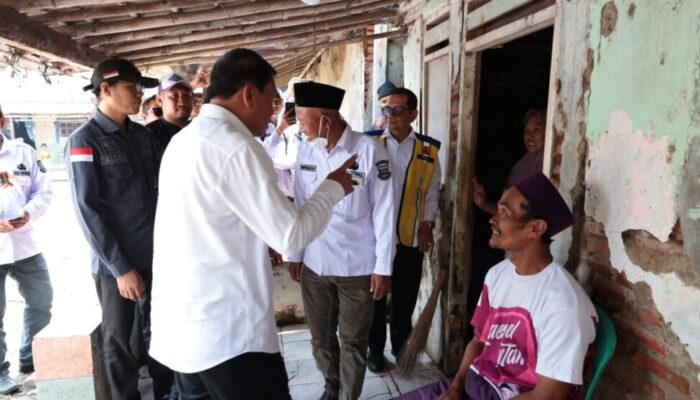 Tinjau Rumah Kumuh di Pakuhaji, Bupati Tangerang Beri Bantuan Pembangunan Rumah Layak Huni
