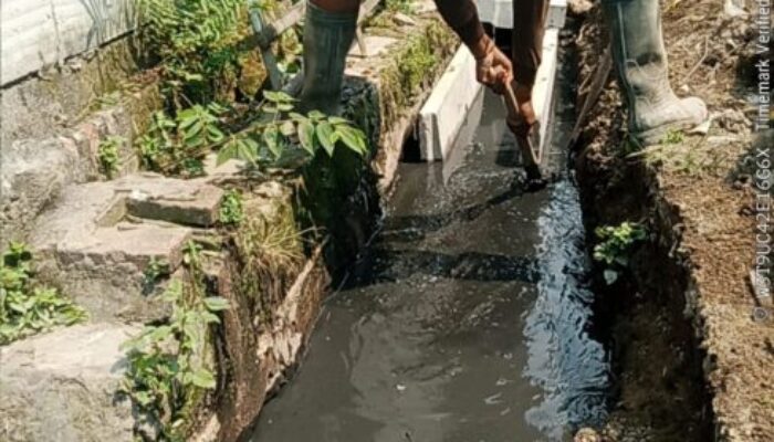 Proyek Pemasangan Saluran Air, U-ditch Seperti Kapal Selam Diduga Tidak Sesuai Spesifikasi Teknis