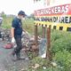 Pemdes Jati Mulya Bersama Camat Sepatan Timur Turun Langsung Gotong Royong Angkut Sampah Liar