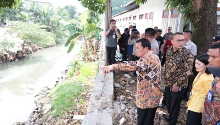 Bupati Tangerang Tinjau Progres Pembongkaran dan Normalisasi Kali Cirarab di Sepatan–Pasar Kemis