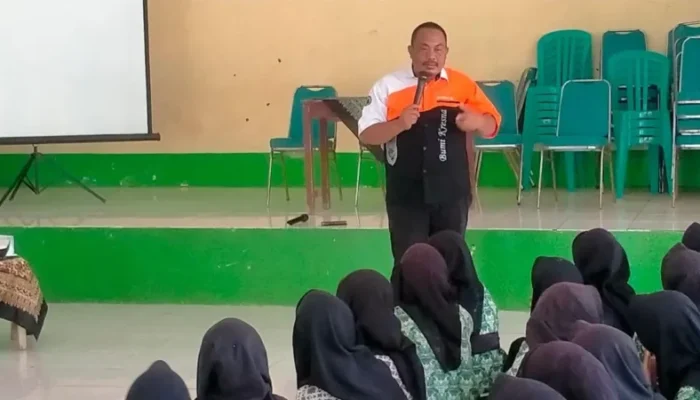 Jajaran Polsek Mauk Bersama MTs Mathla’ul Anwar Wujudkan Generasi ‘Madrasah Maju, Generasi Tangguh Tanpa Narkoba
