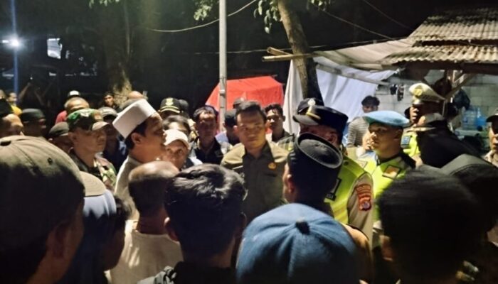 Diduga Jadi Tempat Pesta Miras, Warga Kampung Bugel Geruduk Kantor Ormas di Tigaraksa