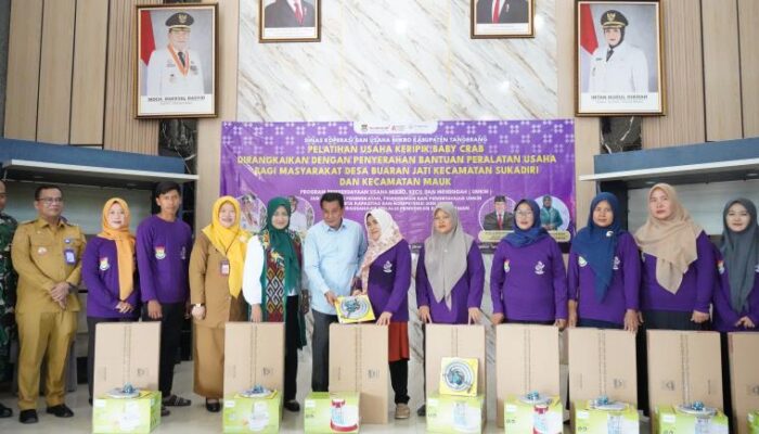 Tingkatkan Kemandirian Ekonomi Masyarakat, Pemkab Tangerang Gelar Pelatihan Usaha dan Serahkan Bantuan Sarana UMKM
