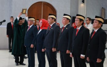 Lantik Enam Pejabat Pimpinan Tinggi Pratama, Bupati Tangerang: Perkuat Kinerja Organisasi dan Pelayanan Publik