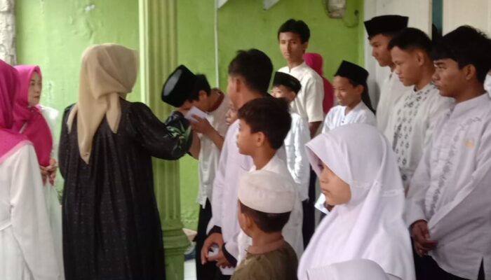 Santunan Anak Yatim Piatu Dan Kaum Dhuafa Berjalan Lancar Dan Khidmat