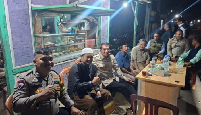 Kepala Desa Rajeg Mulya Sobri Baehaki Dampingi Bupati Tangerang Pasca Kebakaran TPA Jatiwaringin