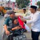 Camat Rajeg Bagikan Bendera Merah Putih kepada Pengguna Jalan, Semarakkan HUT RI ke-81