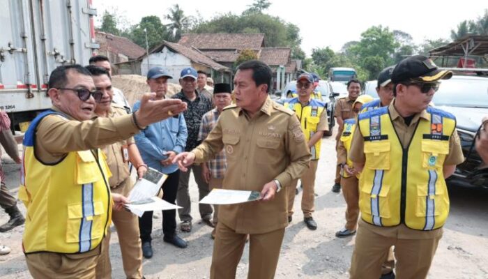 Tinjau Rekonstruksi Jalan Cangkudu–Cisoka, Bupati Tangerang Targetkan 1,38 Kilometer Rampung Akhir 2026