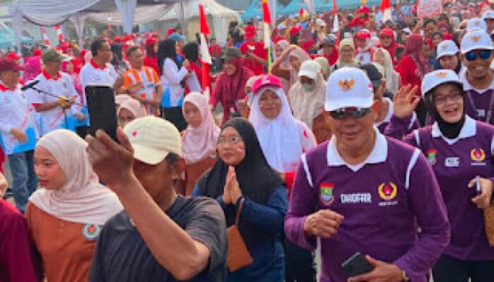 Hari Ke-Lima Camat Oman Apriaman Lepas Jalan Santai Peringatan HUT Ke-81 Republik Indonesia, Kecamatan Rajeg Dengan Meriah ‎