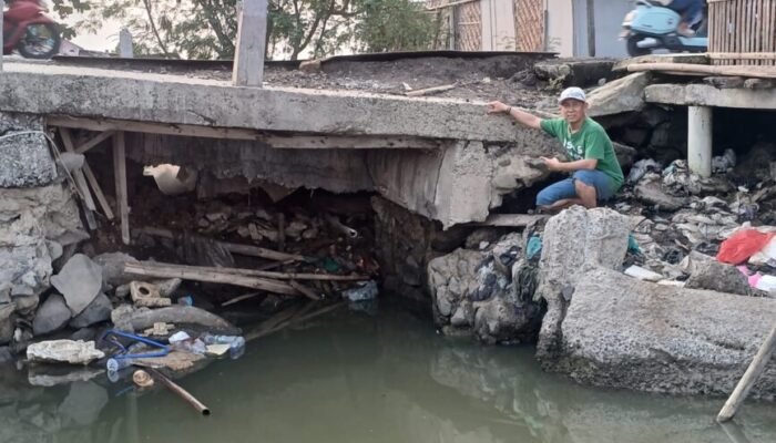 Nasib Infrastruktur Jalan dan Jembatan Menuju Wisata Pulo Cangkir-Kronjo, Memperihatinkan